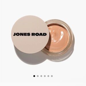 ✨last one!✨Jones Road What the Foundation tinted moisture balm - beige